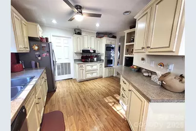 457 Dale Road, Spruce Pine, NC 28777 - Photo 5