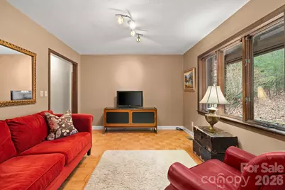 45 Crescent Drive, Hendersonville, NC 28739 - Photo 9