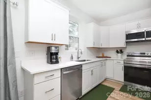 2431 Brathay Ct, Charlotte, NC 28269 - Photo 15