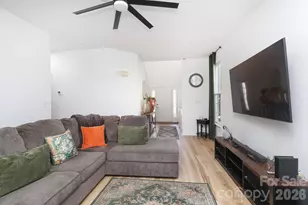 2431 Brathay Ct, Charlotte, NC 28269 - Photo 7