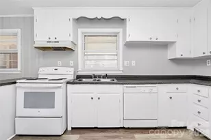 4919 Raymond Pl, Charlotte, NC 28205 - Photo 19