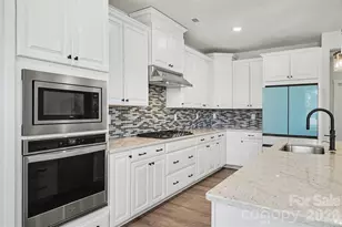 4266 Tournette Dr, Fort Mill, SC 29707 - Photo 3