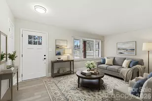 5448 Kinsale Ln, Charlotte, NC 28215 - Photo 3