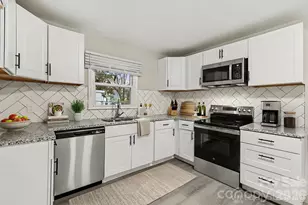 5448 Kinsale Ln, Charlotte, NC 28215 - Photo 5