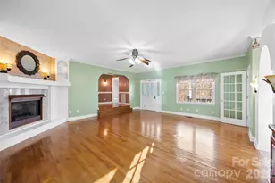 601 Elmwood Cir, Dallas, NC 28034 - Photo 5