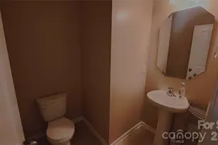 7736 Ponderosa Pine Ln, Charlotte, NC 28215 - Photo 15