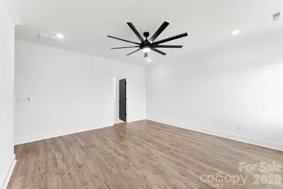 135 Harbourtown Drive, Kings Mountain, NC 28086 - Photo 17