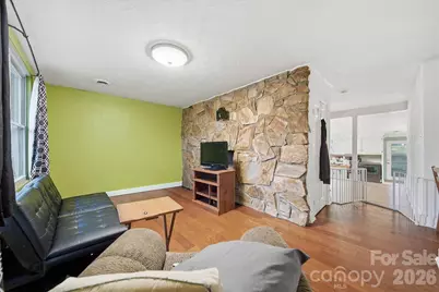 140 29th Avenue Drive NW, Hickory, NC 28601 - Photo 5