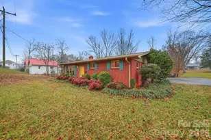 140 29th Ave Dr NW, Hickory, NC 28601 - Photo 3