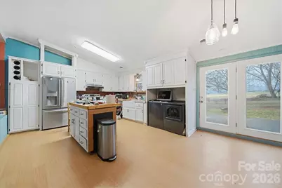 140 29th Avenue Drive NW, Hickory, NC 28601 - Photo 11