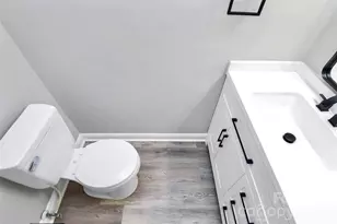 11013 Park Rd, Charlotte, NC 28226 - Photo 9