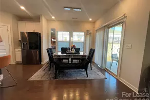 11838 Red Leaf Dr, Charlotte, NC 28215 - Photo 7