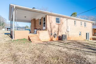 1466 Pressley Dr, Lincolnton, NC 28092 - Photo 5