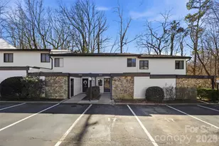 3617 Maple Glen Ln, Charlotte, NC 28226 - Photo 3