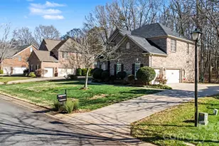 8613 Mossington Ln, Waxhaw, NC 28173 - Photo 3