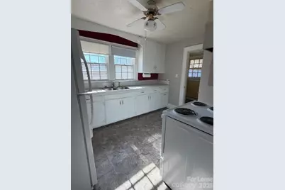 1015 20th Street NE, Hickory, NC 28601 - Photo 5