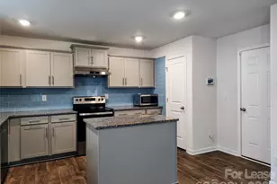 2109 Allium Dr, Charlotte, NC 28216 - Photo 5