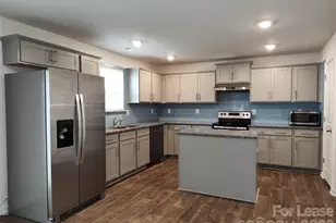 2109 Allium Dr, Charlotte, NC 28216 - Photo 3