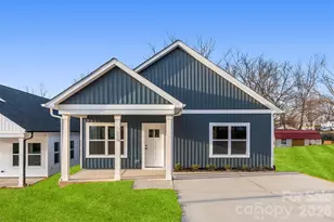 1554 7th Ave Dr SW, Hickory, NC 28602 - Photo 1