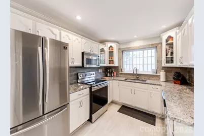 638 Fugate Avenue, Charlotte, NC 28205 - Photo 9