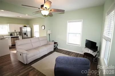 112 E Hartford Avenue E, Bessemer City, NC 28016 - Photo 7