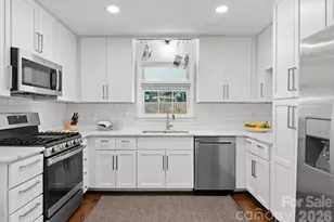 1811 Wedgedale Dr, Charlotte, NC 28210 - Photo 9