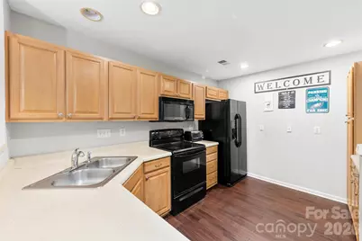 8144 Christmas Court, Charlotte, NC 28216 - Photo 5