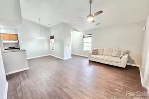 8119 Tremaine Ct, Charlotte, NC 28227 - Photo 3