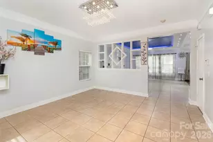 14038 Pinyon Pine Ln, Charlotte, NC 28215 - Photo 9