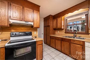 5284 Lisa Ln, Hickory, NC 28602 - Photo 19