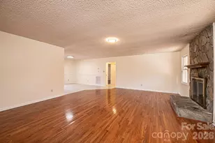 5284 Lisa Ln, Hickory, NC 28602 - Photo 11