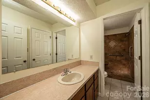 5284 Lisa Ln, Hickory, NC 28602 - Photo 25