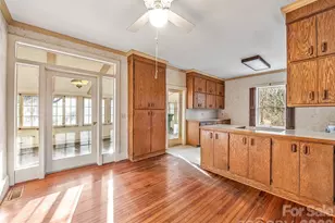 385 Chunns Cove Rd, Asheville, NC 28805 - Photo 13