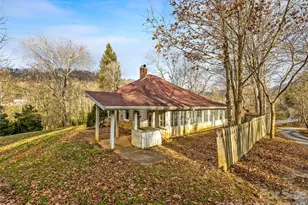 385 Chunns Cove Rd, Asheville, NC 28805 - Photo 3