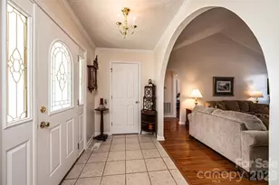 2576 Rolling Ridge Dr, Hickory, NC 28602 - Photo 11