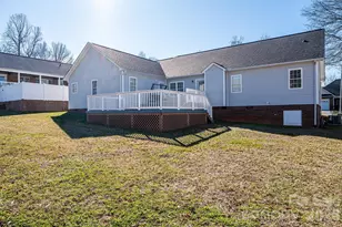 2576 Rolling Ridge Dr, Hickory, NC 28602 - Photo 7