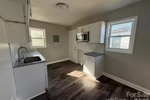 2439 Carmine St, Charlotte, NC 28206 - Photo 11