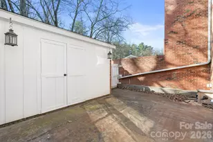 1411 Kensington Rd, Hendersonville, NC 28791 - Photo 21