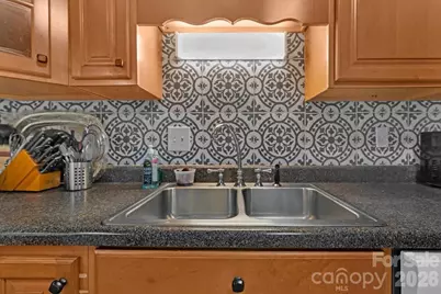 7920 Shady Oak Trail, Charlotte, NC 28210 - Photo 9