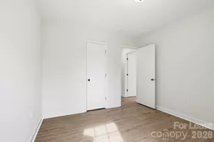 7224 Hackberry Ln, Charlotte, NC 28226 - Photo 17