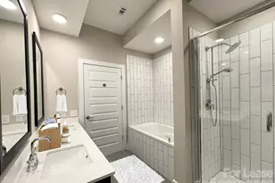 500 W Trade St, Charlotte, NC 28202 - Photo 33