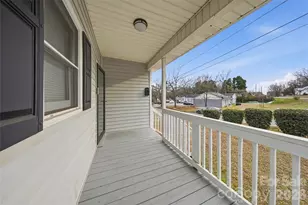 1004 Plymouth St, Gastonia, NC 28054 - Photo 5