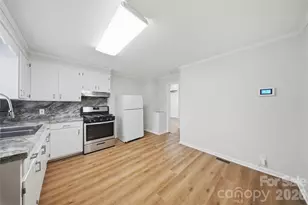 1004 Plymouth St, Gastonia, NC 28054 - Photo 9