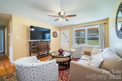 39 N Pershing Road, Asheville, NC 28805 - Photo 7