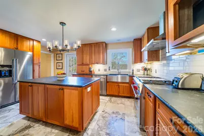39 N Pershing Road, Asheville, NC 28805 - Photo 9
