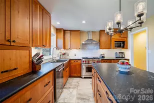 39 N Pershing Rd, Asheville, NC 28805 - Photo 9