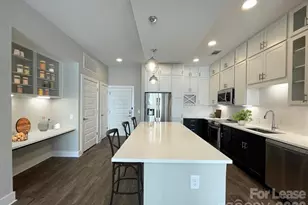 500 W Trade St, Charlotte, NC 28202 - Photo 37