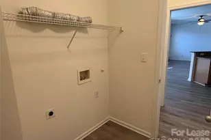 10931 Chastain Parc Dr, Charlotte, NC 28216 - Photo 17