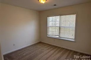 10931 Chastain Parc Dr, Charlotte, NC 28216 - Photo 11