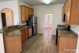 10931 Chastain Parc Dr, Charlotte, NC 28216 - Photo 3